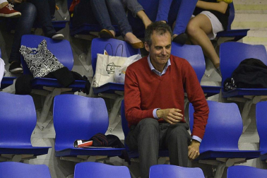 Imágenes de los asistentes al primer partido de la semifinal de los playoff entre Grupo Iruña y Menorca