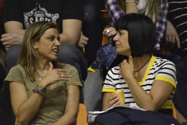 Imágenes de los asistentes al primer partido de la semifinal de los playoff entre Grupo Iruña y Menorca