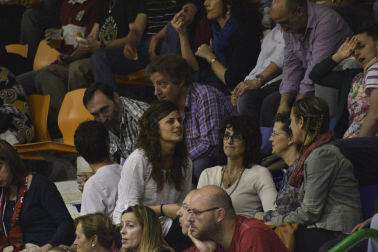 Imágenes de los asistentes al primer partido de la semifinal de los playoff entre Grupo Iruña y Menorca