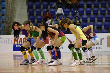 Imágenes de los asistentes al primer partido de la semifinal de los playoff entre Grupo Iruña y Menorca
