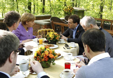 Los representantes de las ocho economías más importantes del mundo se reunieron este fin de semana en Camp David para analizar las soluciones a la crisis de la eurozona, a través de un equilibrio entre la disciplina fiscal y el crecimiento económico.