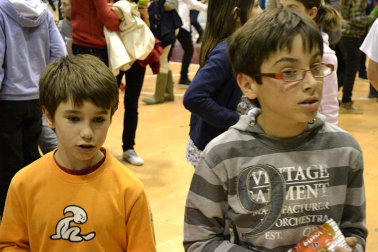 Imágenes de los asistentes al segundo partido de playoff entre Grupo Iruña y Menorca