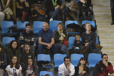 Imágenes de los asistentes al segundo partido de playoff entre Grupo Iruña y Menorca