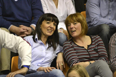 Imágenes de los asistentes al segundo partido de playoff entre Grupo Iruña y Menorca