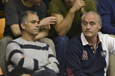 Imágenes de los asistentes al segundo partido de playoff entre Grupo Iruña y Menorca