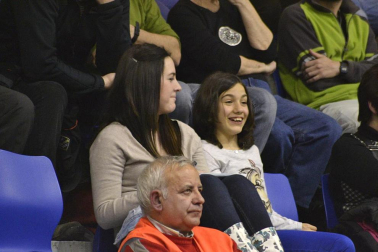 Imágenes de los asistentes al segundo partido de playoff entre Grupo Iruña y Menorca