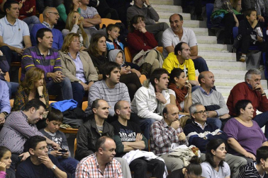 Imágenes de los asistentes al segundo partido de playoff entre Grupo Iruña y Menorca