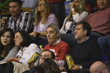 Imágenes de los asistentes al segundo partido de playoff entre Grupo Iruña y Menorca