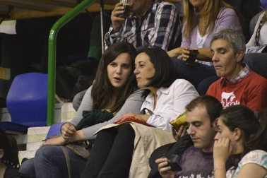 Imágenes de los asistentes al segundo partido de playoff entre Grupo Iruña y Menorca