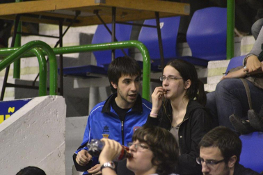 Imágenes de los asistentes al segundo partido de playoff entre Grupo Iruña y Menorca