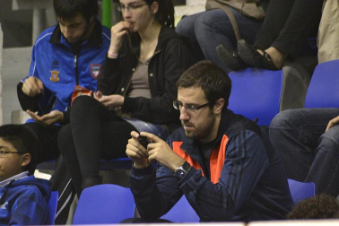 Imágenes de los asistentes al segundo partido de playoff entre Grupo Iruña y Menorca