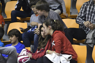 Imágenes de los asistentes al segundo partido de playoff entre Grupo Iruña y Menorca
