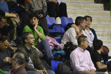 Imágenes de los asistentes al segundo partido de playoff entre Grupo Iruña y Menorca