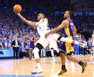 Oklahoma City Thunder venció en el quinto partido a los Angeles Lakers y lograron eliminarles de los playoffs por el título de la NBA. Oklahoma jugará ahora la final de la Conferencia Oeste ante los Spurs.