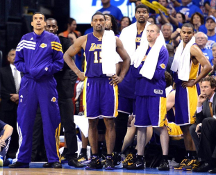 Oklahoma City Thunder venció en el quinto partido a los Angeles Lakers y lograron eliminarles de los playoffs por el título de la NBA. Oklahoma jugará ahora la final de la Conferencia Oeste ante los Spurs.