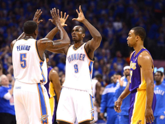 Oklahoma City Thunder venció en el quinto partido a los Angeles Lakers y lograron eliminarles de los playoffs por el título de la NBA. Oklahoma jugará ahora la final de la Conferencia Oeste ante los Spurs.