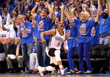 Oklahoma City Thunder venció en el quinto partido a los Angeles Lakers y lograron eliminarles de los playoffs por el título de la NBA. Oklahoma jugará ahora la final de la Conferencia Oeste ante los Spurs.