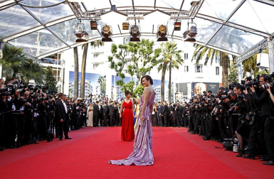 Varias estrellas, entre ellas figuras como Kristen Stewart, Kirsten Dunst, Viggo Mortensen, Amy Adams, Tom Sturridge, Elisabeth Moss o Alice Braga, desfilaron por la alfombra roja este miércoles en el aclamado festival de cine, que presentó este miércoles "On the Road", del realizador brasileño Walter Salles.