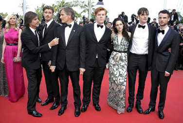 Varias estrellas, entre ellas figuras como Kristen Stewart, Kirsten Dunst, Viggo Mortensen, Amy Adams, Tom Sturridge, Elisabeth Moss o Alice Braga, desfilaron por la alfombra roja este miércoles en el aclamado festival de cine, que presentó este miércoles "On the Road", del realizador brasileño Walter Salles.