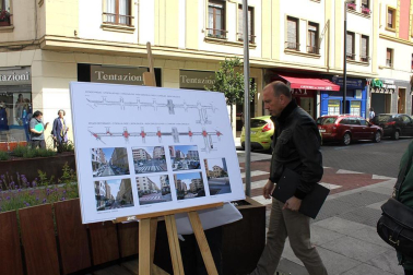 Los miembros de la Comisión de Urbanismo del Ayuntamiento de Pamplona han visitado la calle Tafalla en donde el pasado mes de mayo finalizaron las obras de reurbanización que han dotado al II Ensanche de la ciudad de un nuevo aspecto. DN.ES