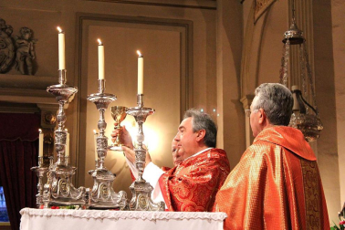 A las once de la mañana de este viernes 13, se ha celebrado una misa en la Capilla San Fermín en honor a los Mayores