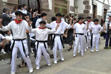 Este domingo se ha celebrado en Elizondo la 49º edición del Baztandarren Biltzarra, con la participación de los 15 municipios de Baztán
