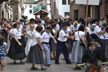 Este domingo se ha celebrado en Elizondo la 49º edición del Baztandarren Biltzarra, con la participación de los 15 municipios de Baztán