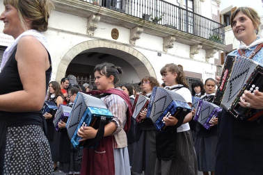 Este domingo se ha celebrado en Elizondo la 49º edición del Baztandarren Biltzarra, con la participación de los 15 municipios de Baztán