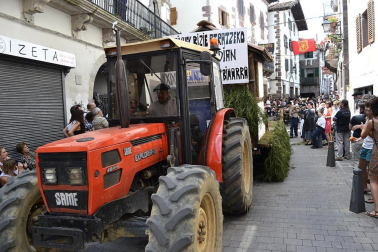Este domingo se ha celebrado en Elizondo la 49º edición del Baztandarren Biltzarra, con la participación de los 15 municipios de Baztán