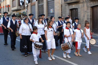 Imágenes de las fiestas patronales en las localidades navarras de Burlada, Cabanillas, Falces, Monteagudo, Murchante y Tafalla
