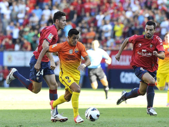 Osasuna recibió este domingo al Barcelona con un juego intenso que le valió adelantarse en el marcador (1-0), pero que se hundió poco a poco tras dos actuaciones de Leo Messi y la expulsión del capitán rojillo, Patxi Puñal.