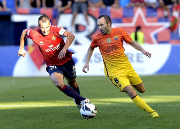Osasuna recibió este domingo al Barcelona con un juego intenso que le valió adelantarse en el marcador (1-0), pero que se hundió poco a poco tras dos actuaciones de Leo Messi y la expulsión del capitán rojillo, Patxi Puñal.