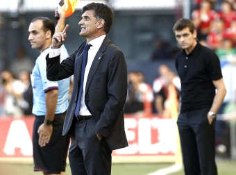 Osasuna recibió este domingo al Barcelona con un juego intenso que le valió adelantarse en el marcador (1-0), pero que se hundió poco a poco tras dos actuaciones de Leo Messi y la expulsión del capitán rojillo, Patxi Puñal.