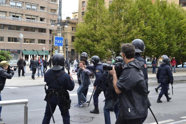 Miles de personas han secundado la huelga convocada por los sindicatos ELA y LAB