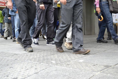 Miles de personas han secundado la huelga convocada por los sindicatos ELA y LAB