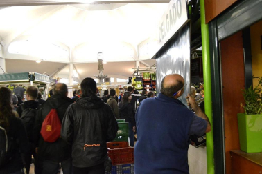 Miles de personas han secundado la huelga convocada por los sindicatos ELA y LAB
