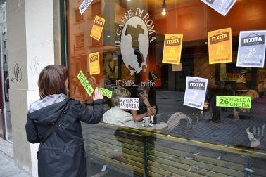 Miles de personas han secundado la huelga convocada por los sindicatos ELA y LAB