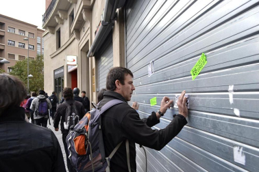 Miles de personas han secundado la huelga convocada por los sindicatos ELA y LAB