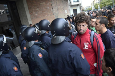 Miles de personas han secundado la huelga convocada por los sindicatos ELA y LAB