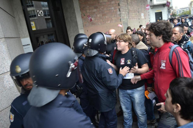 Miles de personas han secundado la huelga convocada por los sindicatos ELA y LAB