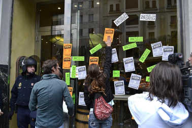 Miles de personas han secundado la huelga convocada por los sindicatos ELA y LAB