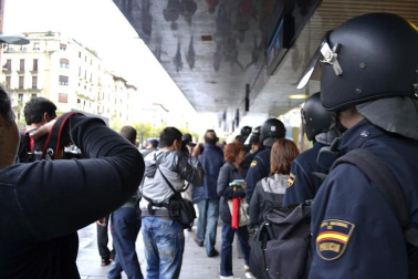 Miles de personas han secundado la huelga convocada por los sindicatos ELA y LAB