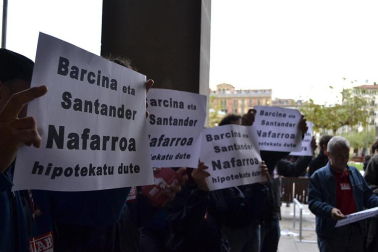 Miles de personas han secundado la huelga convocada por los sindicatos ELA y LAB