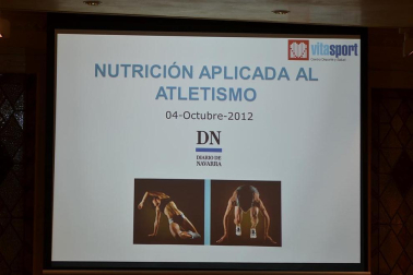 Diario de Navarra organizó una charla con Raúl Urdániz, dietista de Vitasport, quién ofreció claves para afrontar la 'Roncesvalles-Zubiri' de la mejor manera posible.
