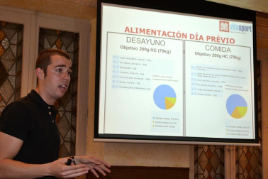 Diario de Navarra organizó una charla con Raúl Urdániz, dietista de Vitasport, quién ofreció claves para afrontar la 'Roncesvalles-Zubiri' de la mejor manera posible.