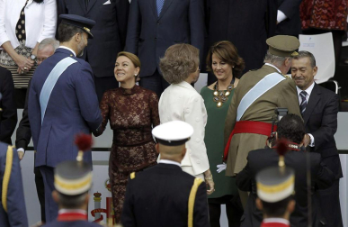 Desfile militar en Madrid con motivo de la Hispanidad