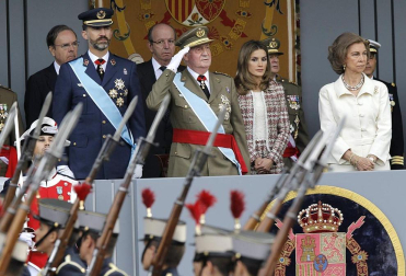 Desfile militar en Madrid con motivo de la Hispanidad