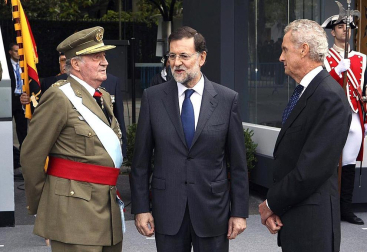 Desfile militar en Madrid con motivo de la Hispanidad