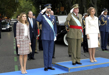 Desfile militar en Madrid con motivo de la Hispanidad