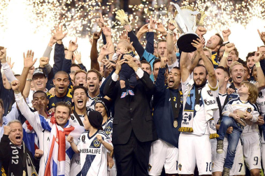 David Beckham jugó su último partido en Estados Unidos tras 5 temporadas en Los Angeles ganando la liga por segundo año consecutivo